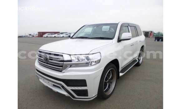 Buy Import Toyota Land Cruiser White Car in Import - Dubai in Conakry Buy Import Toyota Land Cruiser White Car in Import - Dubai in Conakry