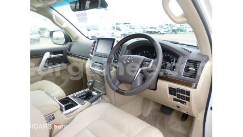 Big with watermark toyota land cruiser conakry import dubai 4656