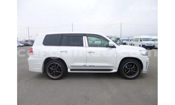 Buy Import Toyota Land Cruiser White Car in Import - Dubai in Conakry Buy Import Toyota Land Cruiser White Car in Import - Dubai in Conakry
