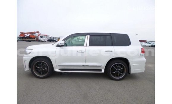 Buy Import Toyota Land Cruiser White Car in Import - Dubai in Conakry Buy Import Toyota Land Cruiser White Car in Import - Dubai in Conakry