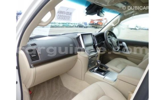 Buy Import Toyota Land Cruiser White Car in Import - Dubai in Conakry Buy Import Toyota Land Cruiser White Car in Import - Dubai in Conakry