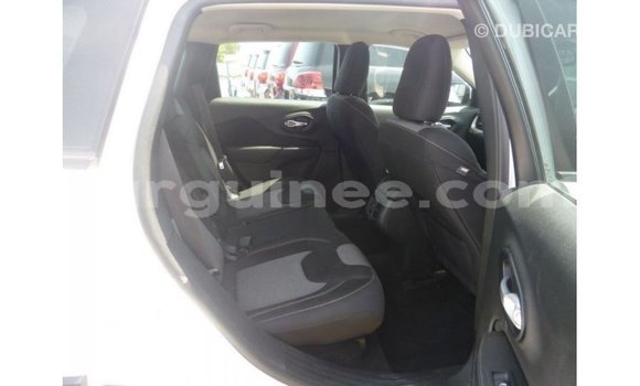 Buy Import Jeep Cherokee White Car in Import - Dubai in Conakry Buy Import Jeep Cherokee White Car in Import - Dubai in Conakry