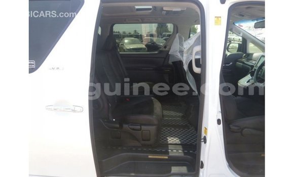 Buy Import Toyota Vellfire White Car in Import - Dubai in Conakry Buy Import Toyota Vellfire White Car in Import - Dubai in Conakry