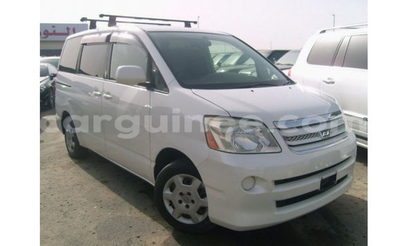 Acheter Import Voiture Toyota Noah Blanc à Import - Dubai, Conakry Acheter Import Voiture Toyota Noah Blanc à Import - Dubai, Conakry