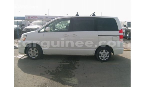 Acheter Import Voiture Toyota Noah Blanc à Import - Dubai, Conakry Acheter Import Voiture Toyota Noah Blanc à Import - Dubai, Conakry