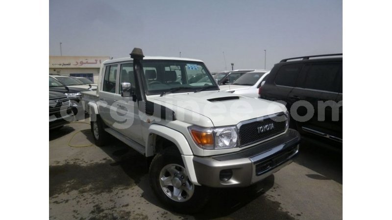 Big with watermark toyota land cruiser conakry import dubai 4684