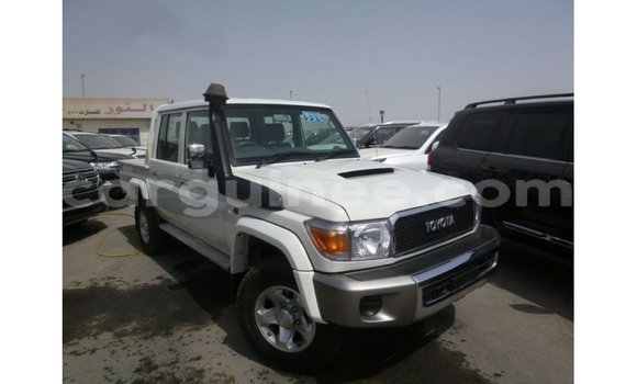 Buy Import Toyota Land Cruiser White Car in Import - Dubai in Conakry Buy Import Toyota Land Cruiser White Car in Import - Dubai in Conakry