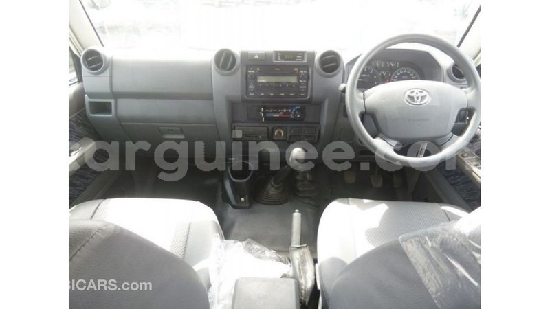 Big with watermark toyota land cruiser conakry import dubai 4684