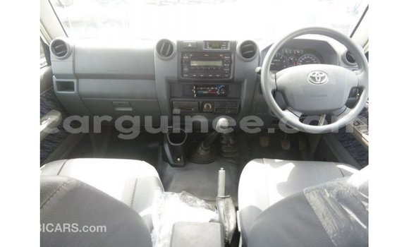 Buy Import Toyota Land Cruiser White Car in Import - Dubai in Conakry Buy Import Toyota Land Cruiser White Car in Import - Dubai in Conakry