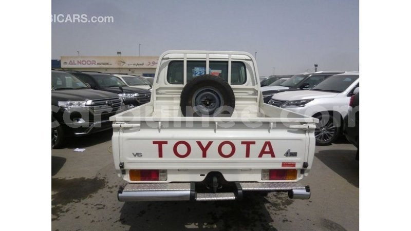 Big with watermark toyota land cruiser conakry import dubai 4684