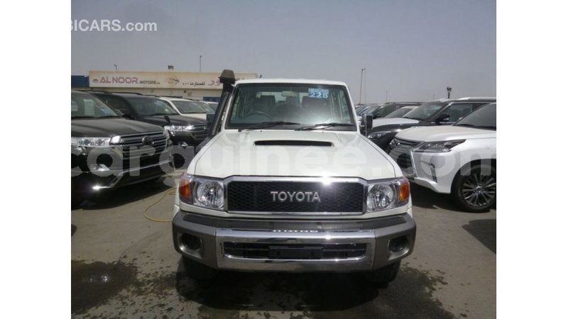 Big with watermark toyota land cruiser conakry import dubai 4684