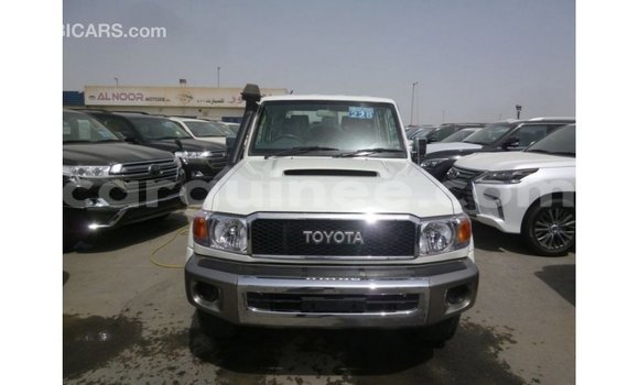 Buy Import Toyota Land Cruiser White Car in Import - Dubai in Conakry Buy Import Toyota Land Cruiser White Car in Import - Dubai in Conakry