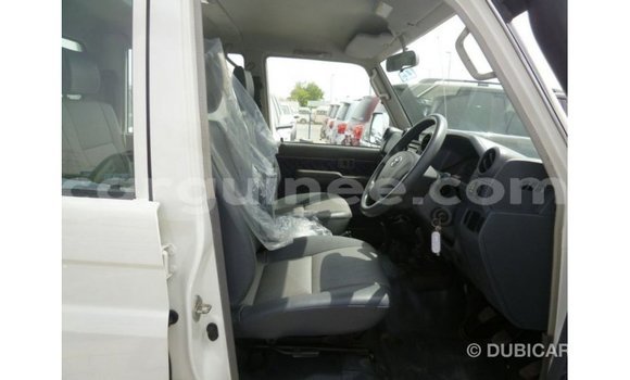 Buy Import Toyota Land Cruiser White Car in Import - Dubai in Conakry Buy Import Toyota Land Cruiser White Car in Import - Dubai in Conakry