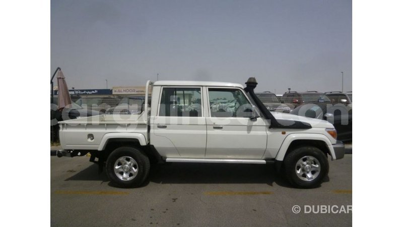 Big with watermark toyota land cruiser conakry import dubai 4684