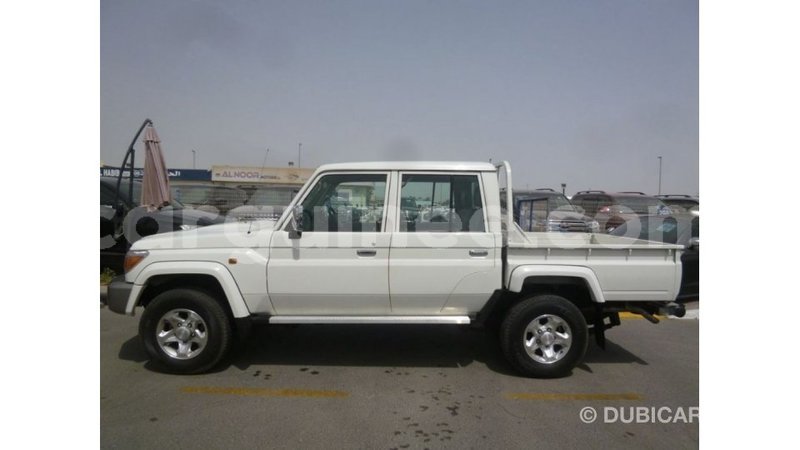 Big with watermark toyota land cruiser conakry import dubai 4684