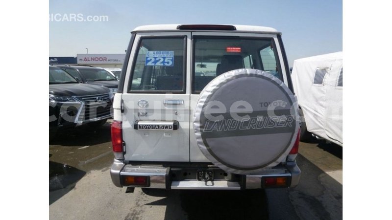 Big with watermark toyota land cruiser conakry import dubai 4685