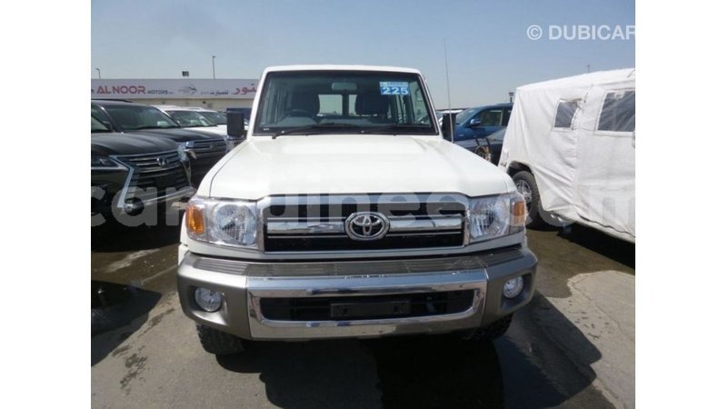 Big with watermark toyota land cruiser conakry import dubai 4685