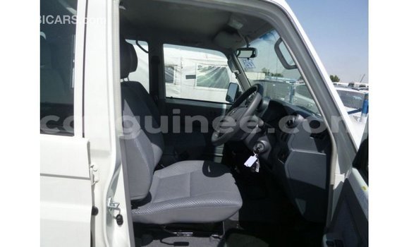 Buy Import Toyota Land Cruiser White Car in Import - Dubai in Conakry Buy Import Toyota Land Cruiser White Car in Import - Dubai in Conakry