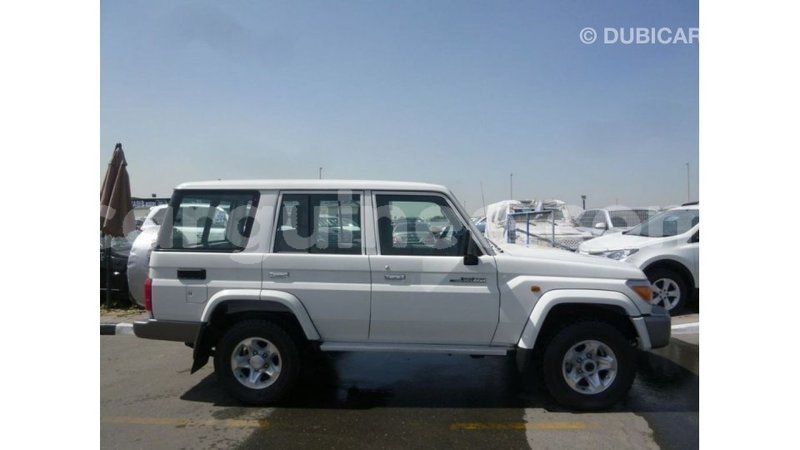 Big with watermark toyota land cruiser conakry import dubai 4685