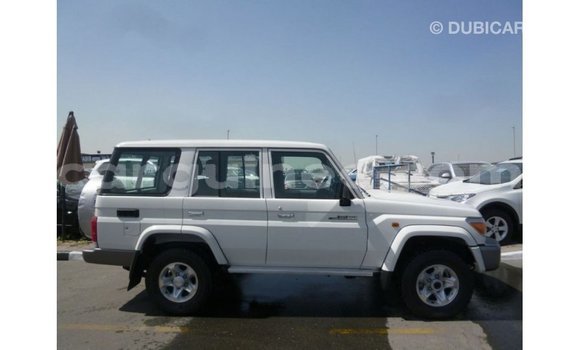 Buy Import Toyota Land Cruiser White Car in Import - Dubai in Conakry Buy Import Toyota Land Cruiser White Car in Import - Dubai in Conakry