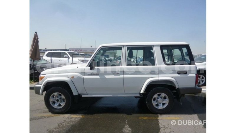 Big with watermark toyota land cruiser conakry import dubai 4685