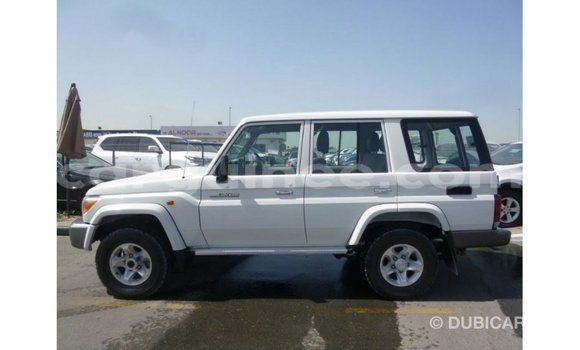 Buy Import Toyota Land Cruiser White Car in Import - Dubai in Conakry Buy Import Toyota Land Cruiser White Car in Import - Dubai in Conakry