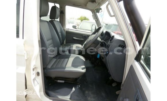 Buy Import Toyota Land Cruiser White Car in Import - Dubai in Conakry Buy Import Toyota Land Cruiser White Car in Import - Dubai in Conakry