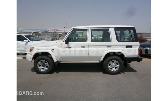 Buy Import Toyota Land Cruiser White Car in Import - Dubai in Conakry Buy Import Toyota Land Cruiser White Car in Import - Dubai in Conakry