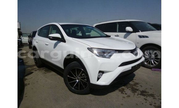 Acheter Import Voiture Toyota 4Runner Blanc à Import - Dubai, Conakry Acheter Import Voiture Toyota 4Runner Blanc à Import - Dubai, Conakry