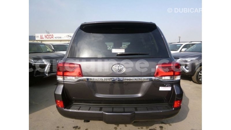 Big with watermark toyota land cruiser conakry import dubai 4697