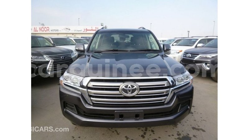 Big with watermark toyota land cruiser conakry import dubai 4697