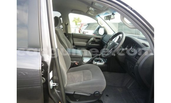 Buy Import Toyota Land Cruiser Other Car in Import - Dubai in Conakry Buy Import Toyota Land Cruiser Other Car in Import - Dubai in Conakry