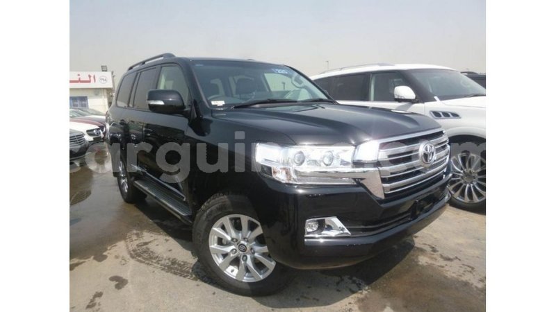 Big with watermark toyota land cruiser conakry import dubai 4698