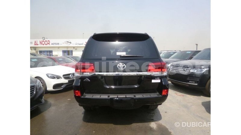 Big with watermark toyota land cruiser conakry import dubai 4698