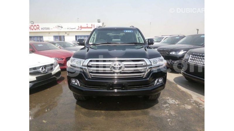 Big with watermark toyota land cruiser conakry import dubai 4698