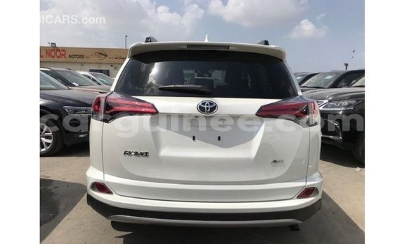 Buy Import Toyota 4Runner White Car in Import - Dubai in Conakry Buy Import Toyota 4Runner White Car in Import - Dubai in Conakry