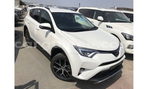 Buy Import Toyota 4Runner White Car in Import - Dubai in Conakry Buy Import Toyota 4Runner White Car in Import - Dubai in Conakry