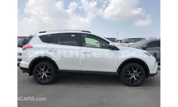 Buy Import Toyota 4Runner White Car in Import - Dubai in Conakry Buy Import Toyota 4Runner White Car in Import - Dubai in Conakry