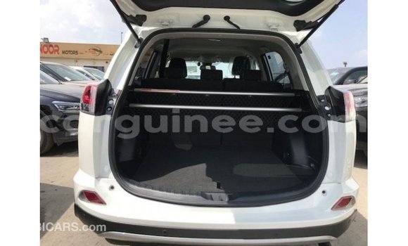 Buy Import Toyota 4Runner White Car in Import - Dubai in Conakry Buy Import Toyota 4Runner White Car in Import - Dubai in Conakry