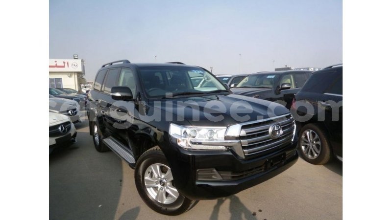 Big with watermark toyota land cruiser conakry import dubai 4700