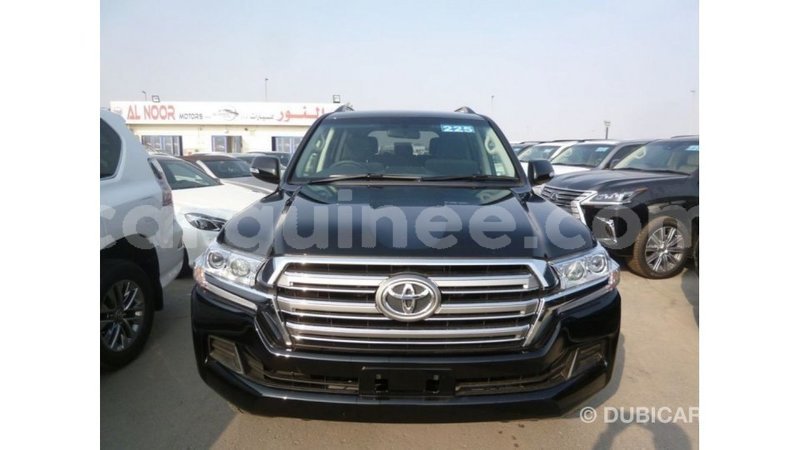 Big with watermark toyota land cruiser conakry import dubai 4700