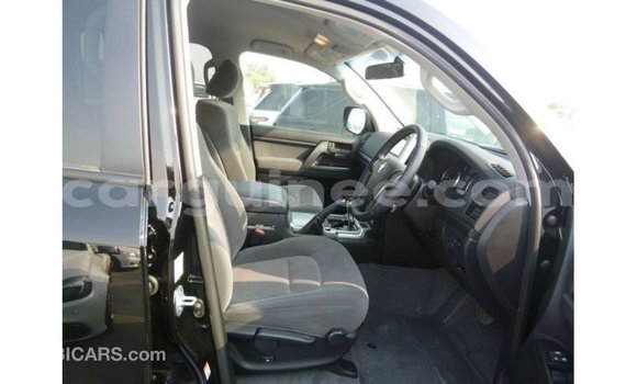 Buy Import Toyota Land Cruiser Black Car in Import - Dubai in Conakry Buy Import Toyota Land Cruiser Black Car in Import - Dubai in Conakry