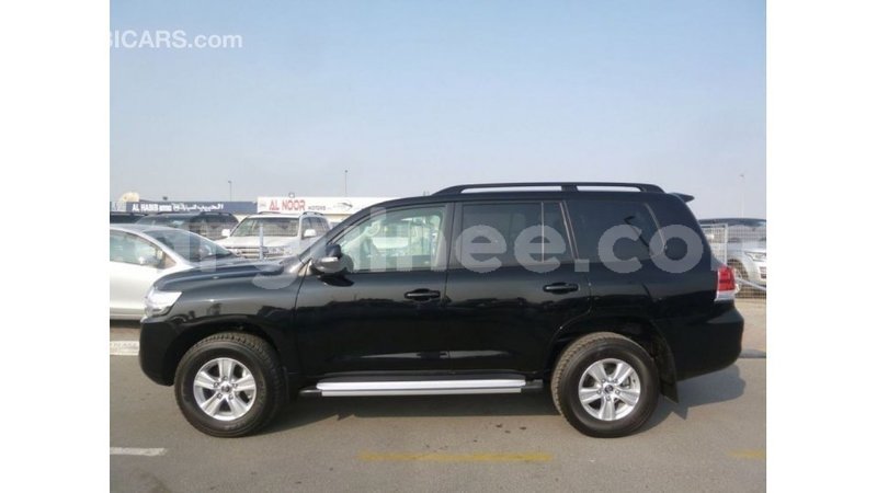 Big with watermark toyota land cruiser conakry import dubai 4700