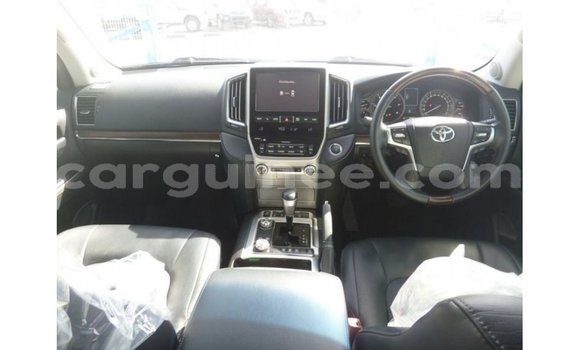 Buy Import Toyota Land Cruiser White Car in Import - Dubai in Conakry Buy Import Toyota Land Cruiser White Car in Import - Dubai in Conakry