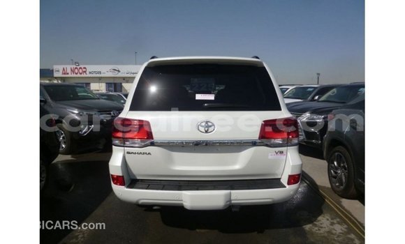 Buy Import Toyota Land Cruiser White Car in Import - Dubai in Conakry Buy Import Toyota Land Cruiser White Car in Import - Dubai in Conakry