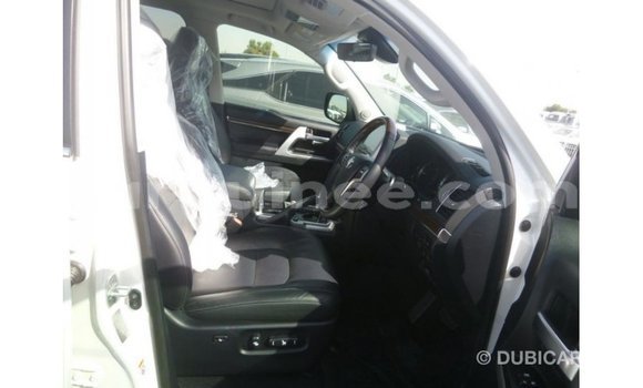 Buy Import Toyota Land Cruiser White Car in Import - Dubai in Conakry Buy Import Toyota Land Cruiser White Car in Import - Dubai in Conakry
