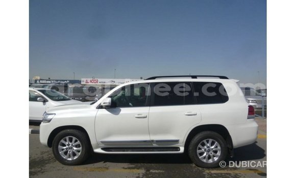Buy Import Toyota Land Cruiser White Car in Import - Dubai in Conakry Buy Import Toyota Land Cruiser White Car in Import - Dubai in Conakry