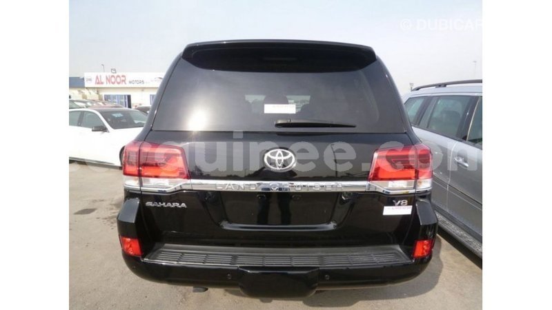 Big with watermark toyota land cruiser conakry import dubai 4705