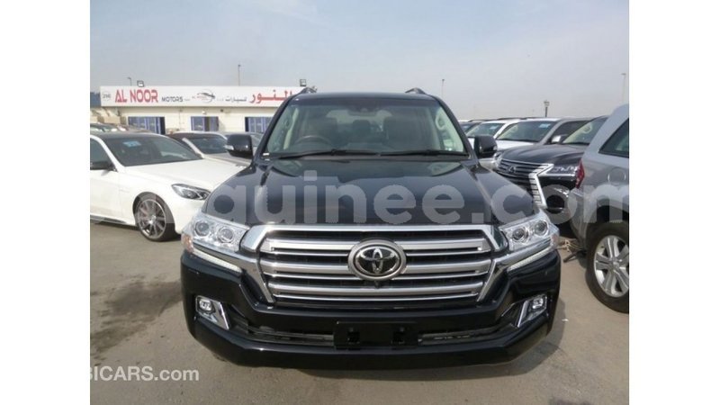 Big with watermark toyota land cruiser conakry import dubai 4705