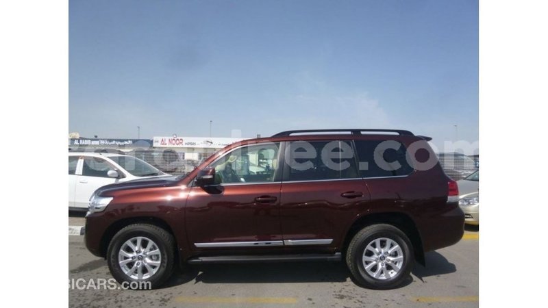 Big with watermark toyota land cruiser conakry import dubai 4706